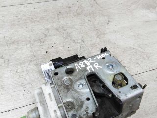 zamok-dveri-perednii-pravyi-audi-a8-d2-art-24969