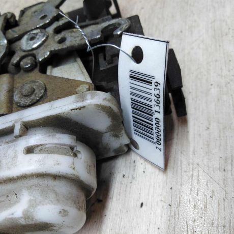 zamok-dveri-perednii-pravyi-audi-a8-d2-art-24969-big-2