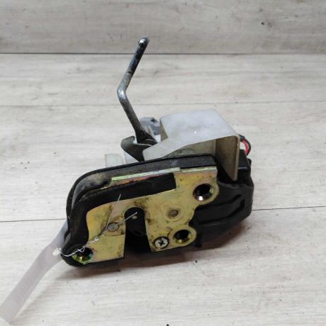 zamok-dveri-zadnii-pravyi-toyota-rav4-art-25823-big-1