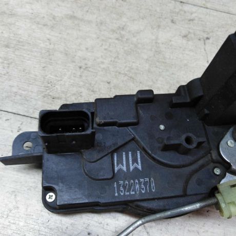 zamok-dveri-perednii-pravyi-opel-astra-h-rest-art-26134-big-1