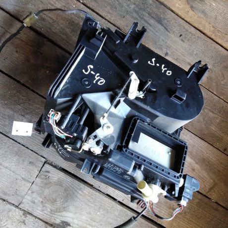 korpus-pecki-otopitelia-salona-volvo-s40-art-26658-big-2