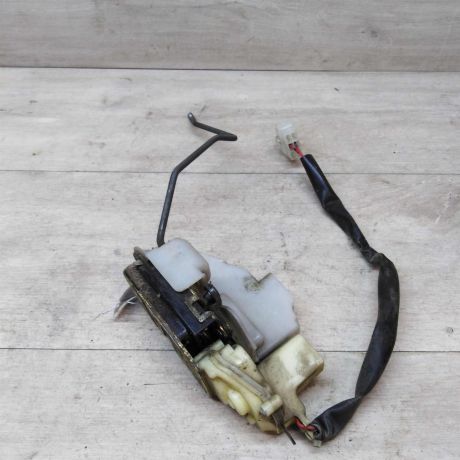 zamok-dveri-perednii-pravyi-mazda-626-art-26935-big-1