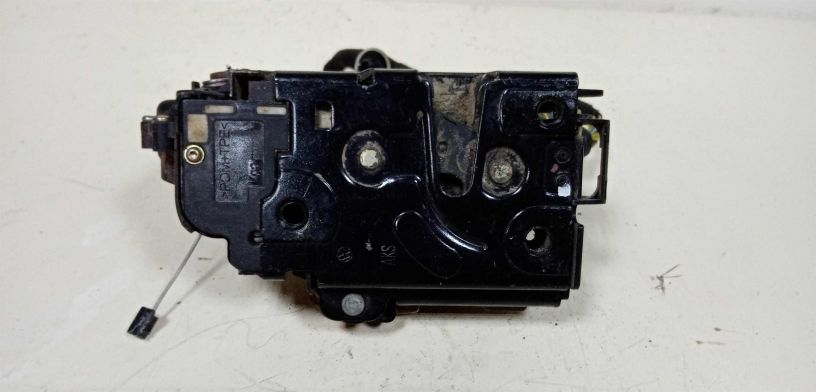 zamok-dveri-perednii-levyi-volkswagen-golf-4-defekt-na-foto-art-27737-big-1