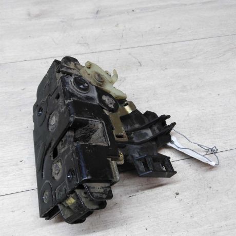 zamok-dveri-zadnii-levyi-skoda-octavia-tour-art-28020-big-0