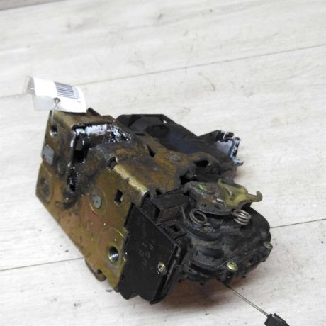 zamok-dveri-perednii-pravyi-skoda-octavia-tour-art-28088-big-2