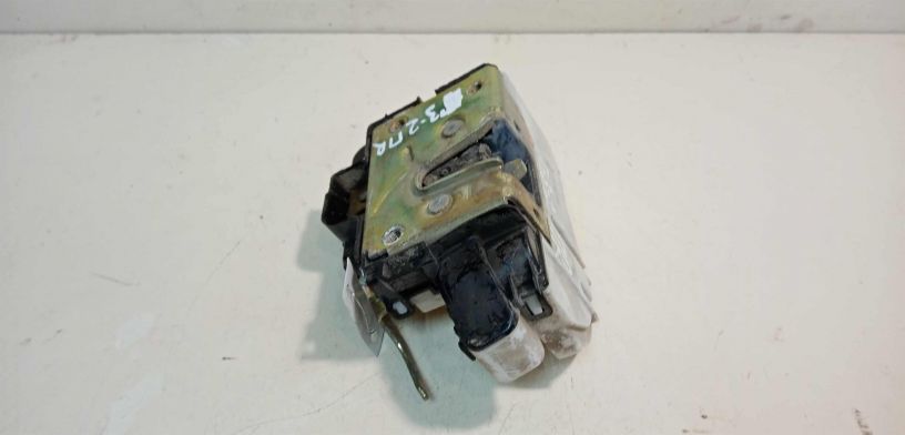 zamok-dveri-perednii-pravyi-volkswagen-golf-3-art-28277-big-0