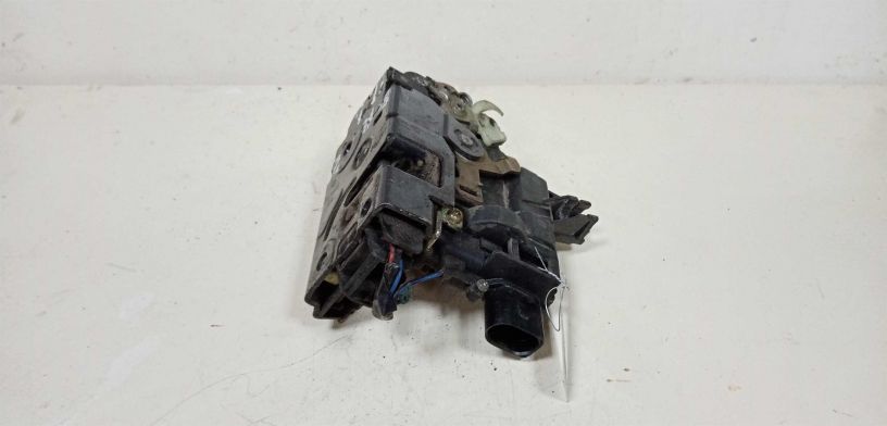 zamok-dveri-perednii-levyi-volkswagen-golf-4-art-28290-big-2