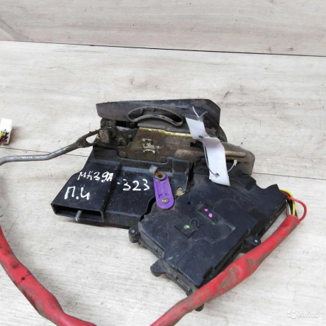 zamok-dveri-perednii-levyi-mazda-323-art-28330-big-1