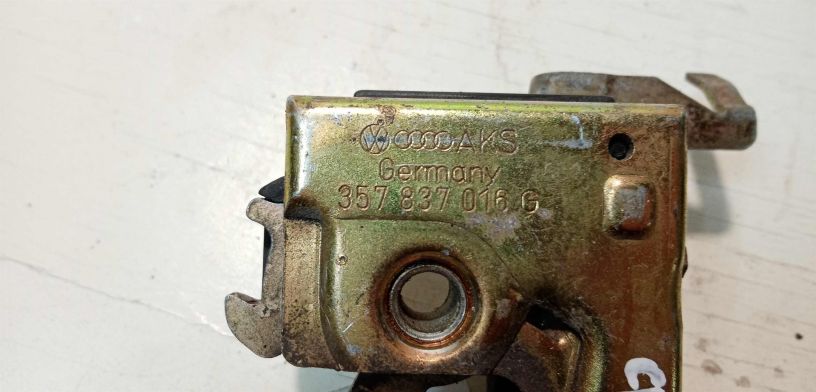 zamok-dveri-perednii-pravyi-volkswagen-passat-b3-art-28482-big-2