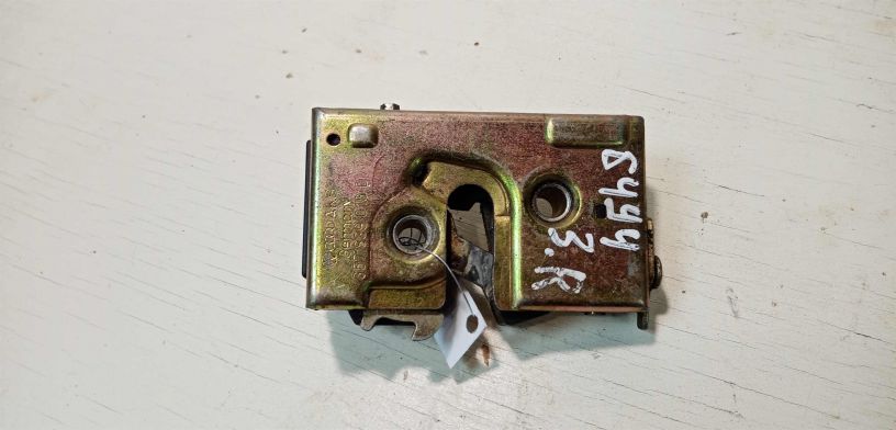 zamok-dveri-zadnii-pravyi-volkswagen-passat-b4-art-28485-big-0