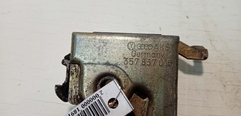 zamok-dveri-perednii-pravyi-volkswagen-passat-b3-art-28593-big-1