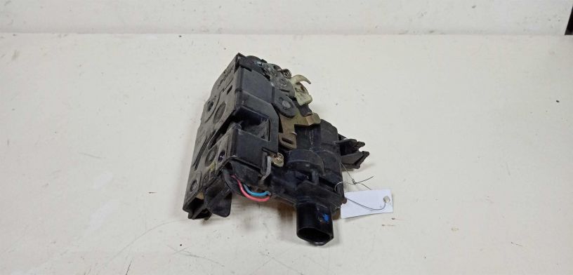 zamok-dveri-perednii-levyi-volkswagen-golf-4-art-28936-big-3