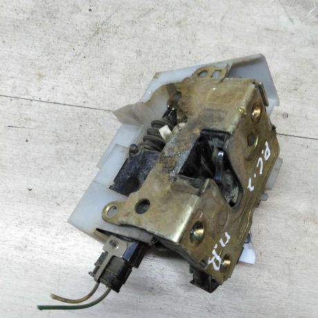 zamok-dveri-perednii-pravyi-renault-scenic-1-art-29269-big-0