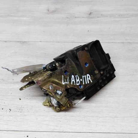 zamok-dveri-perednii-pravyi-chevrolet-aveo-t200-orig-art-30249-big-0