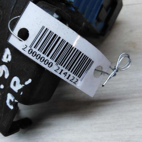 zamok-dveri-perednii-pravyi-volvo-xc90-art-30316-big-2