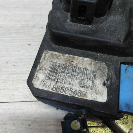 zamok-dveri-perednii-pravyi-volvo-xc90-art-30316-big-1