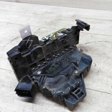 zamok-dveri-zadnii-pravyi-ford-focus-1-rest-art-30783-big-1