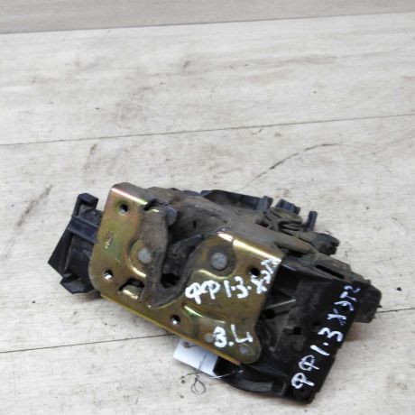 zamok-dveri-zadnii-levyi-ford-focus-1-rest-art-30784-big-0