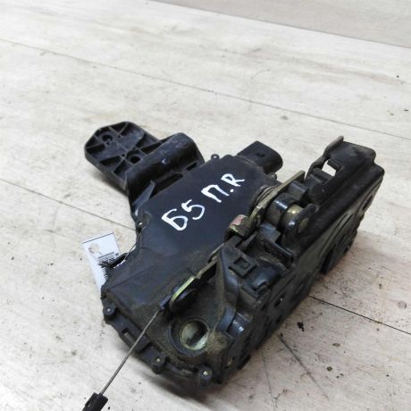 zamok-dveri-pravyi-volkswagen-passat-b5-art-31253-big-1