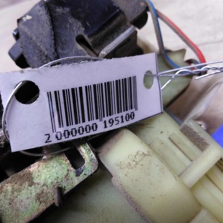 zamok-dveri-perednii-volkswagen-polo-4-pravyi-art-32618-big-1