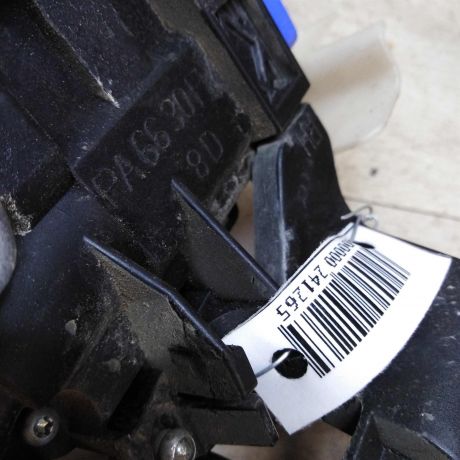 zamok-dveri-perednii-pravyi-volkswagen-touareg-rest-art-33111-big-1