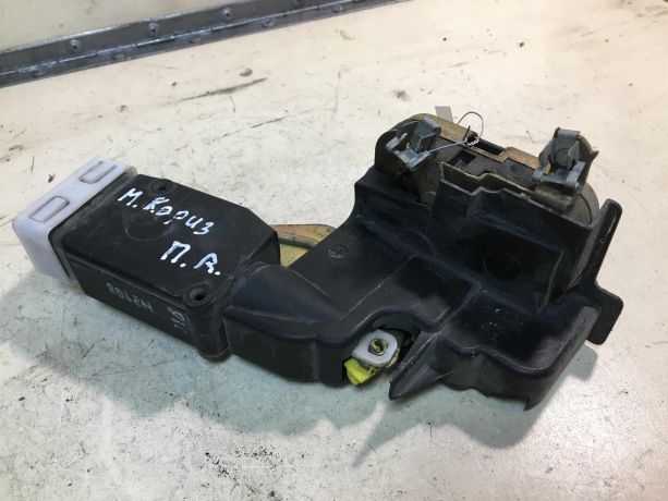 zamok-dveri-perednii-pravyi-mitsubishi-carisma-rest-art-33398-big-1