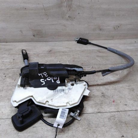 zamok-dveri-zadnii-levyi-volkswagen-polo-sedan-art-34972-big-1