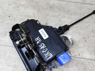 zamok-dveri-perednii-pravyi-skoda-octavia-a5-art-34991