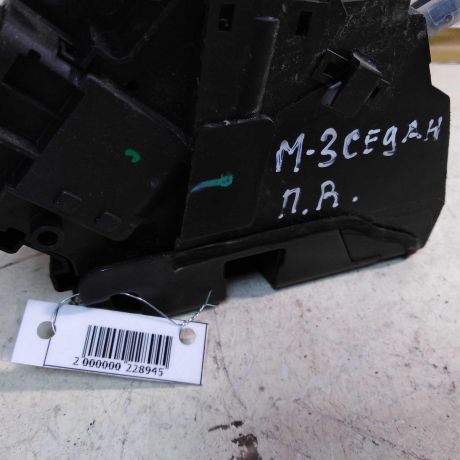 zamok-dveri-pravyi-perednii-mazda-3-bk-sedan-mkpp-16i-art-35106-big-1