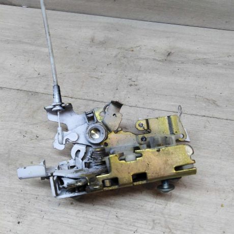 zamok-dveri-zadnei-raspasnoi-pravoi-mercedes-vito-w638-art-35828-big-2