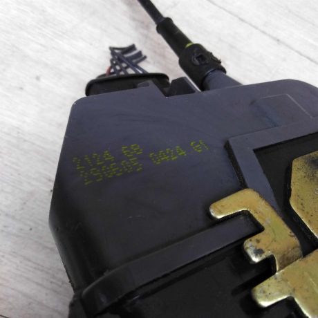 zamok-dveri-zadnii-levyi-renault-megane-2-art-35903-big-3