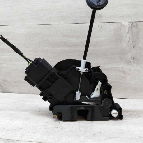 zamok-zadnii-pravyi-ford-focus-2-do-rest-art-35983-big-1