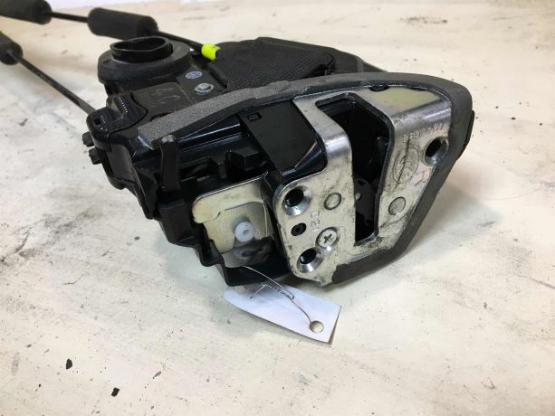 zamok-dveri-zadnii-pravyi-toyota-camry-v50-art-36535-big-2