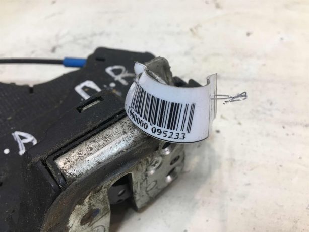 zamok-dveri-perednii-pravyi-toyota-avensis-iii-09g-art-37143-big-1