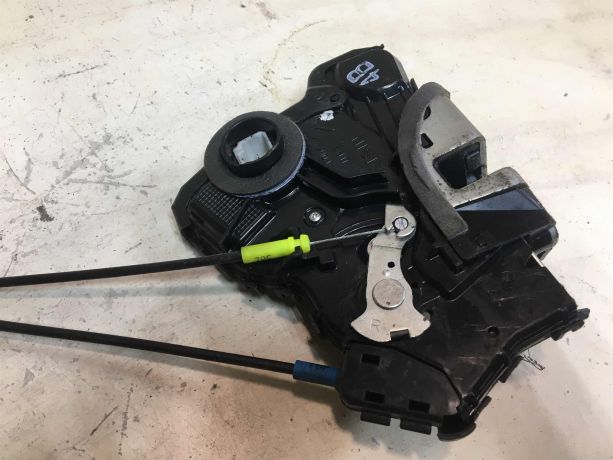 zamok-dveri-perednii-pravyi-toyota-avensis-iii-09g-art-37143-big-2