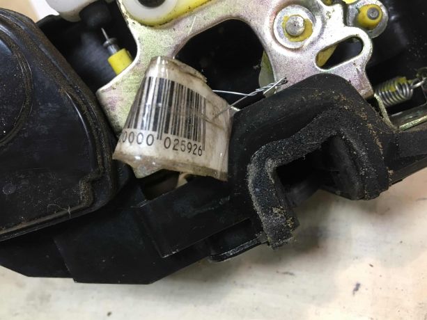 zamok-dveri-perednii-pravyi-hyundai-elantra-3-xd-2-rest-art-37237-big-4