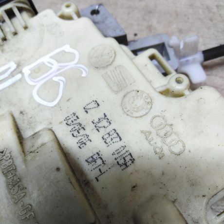 zamok-dveri-perednii-levyi-volkswagen-passat-b6-art-37263-big-2