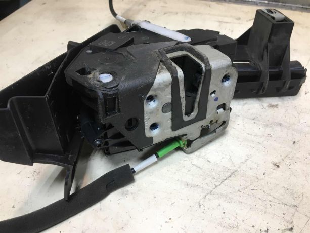 zamok-dveri-zadnii-levyi-ford-fusion-usa-ford-mondeo-5-art-39466-big-2