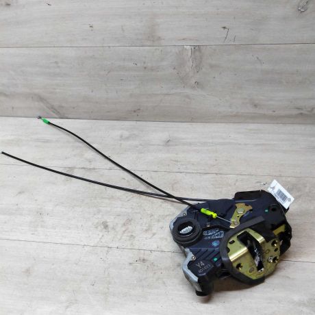 zamok-dveri-perednii-levyi-toyota-avensis-t25-art-39930-big-1