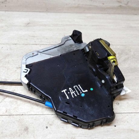 zamok-dveri-perednii-levyi-toyota-avensis-t25-art-39930-big-0