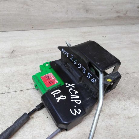 zamok-dveri-perednii-pravyi-hyundai-solaris-art-39975-big-1