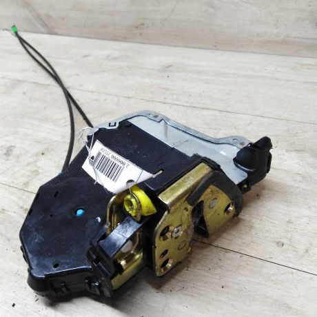 zamok-dveri-perednii-levyi-toyota-avensis-t25-art-40279-big-0