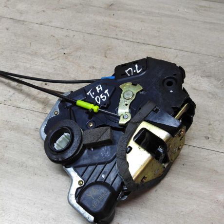 zamok-dveri-perednii-levyi-toyota-avensis-t25-art-40279-big-2