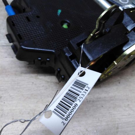 zamok-dveri-zadnii-levyi-toyota-avensis-t25-art-40378-big-1