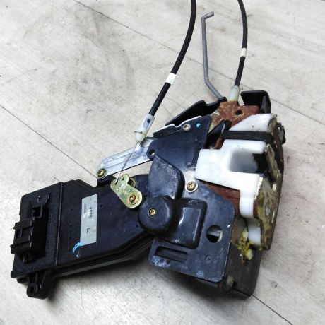 zamok-dveri-perednii-pravyi-mazda-6-gg-art-41138-big-1