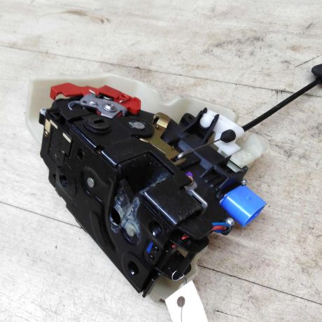 zamok-dveri-zadnii-levyi-volkswagen-golf-plus-05gv-art-41282-big-0