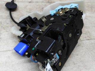 zamok-dveri-zadnii-pravyi-volkswagen-golf-plus-05gv-art-41352