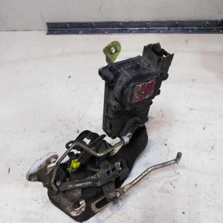 zamok-dveri-zadnii-pravyi-hyundai-accent-ii-art-41805-big-1