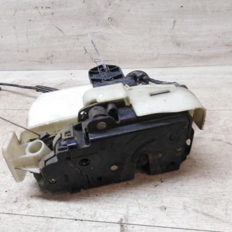 zamok-dveri-perednii-pravyi-volkswagen-passat-b5-gp-art-42398-big-2