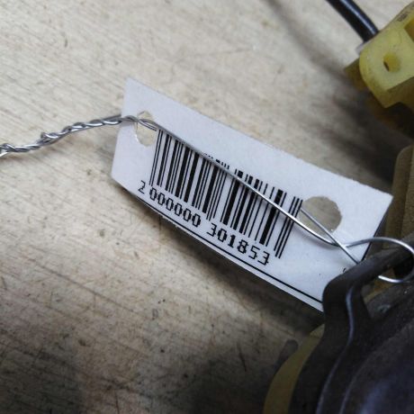 zamok-dveri-perednii-pravyi-audi-a6-c5-do-rest-art-43083-big-2